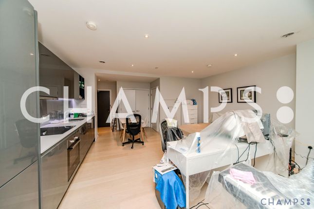 301 Lantana Heights, 1 Glasshouse Gardens, London photo 3