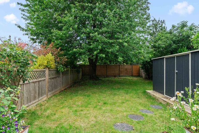 8, Loudwater Close, Sunbury-On-Thames photo 3