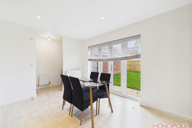 30 Moss Wood Court, Wrexham photo 3