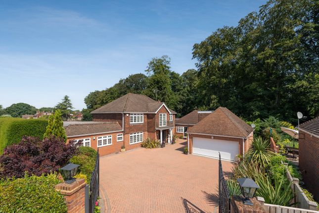 Detached house for sale in Wallingford Gardens, Daws Hill
