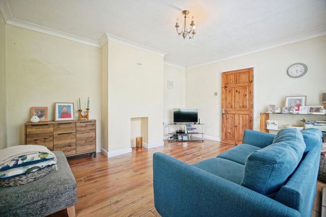 43, Woodland Avenue, Penryn photo 2