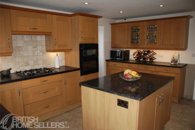 13, Bell Avenue, Macclesfield photo 2