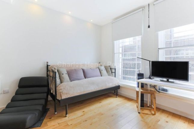 Flat to rent in York Way, Islington