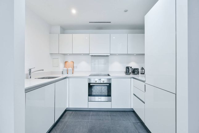 Flat for sale in Saffron Square, Central Croydon, Croydon