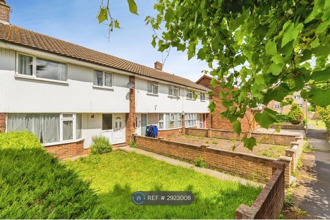 Ruskin Way, Aylesbury photo 2