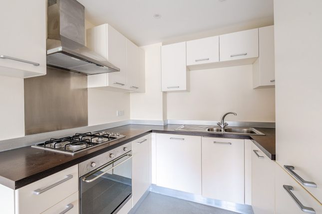 Brook Court, Spring Place, Barking photo 4