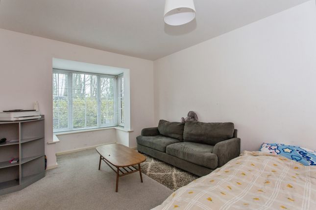 10, Loom Crescent, Preston photo 3