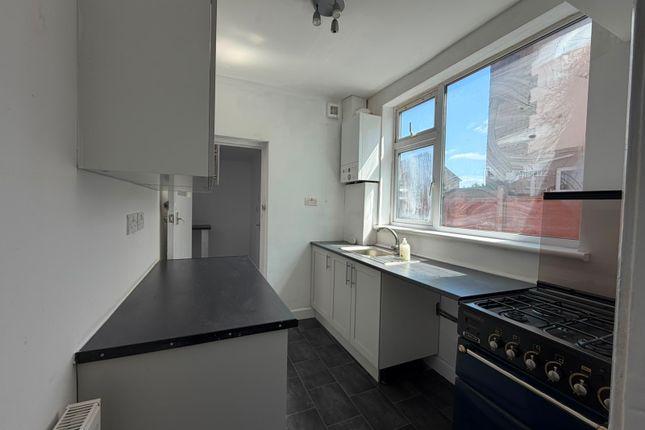 20, Hylion Road, Leicester photo 4