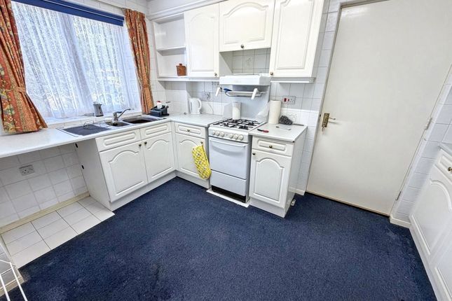2, Beadnell Gardens, Newcastle upon Tyne photo 3