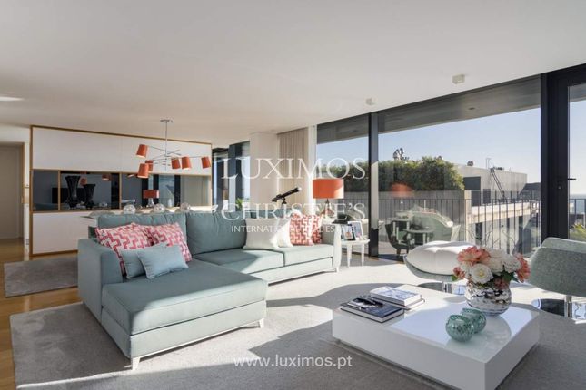 Apartment for sale in Av. Da Beira-Mar 3297, 4400 Vila Nova De Gaia, Portugal