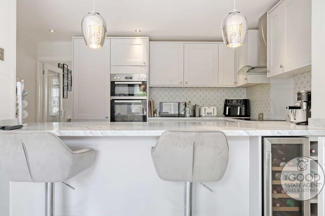 98, Colebrook Lane, Loughton photo 3
