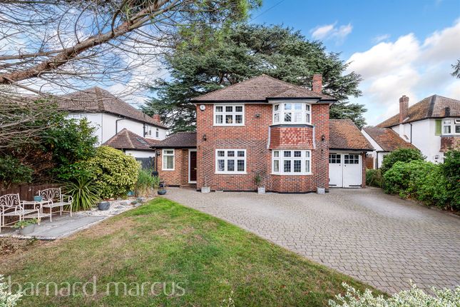 4-bed detached on 72, Hookfield, Epsom, £900,000