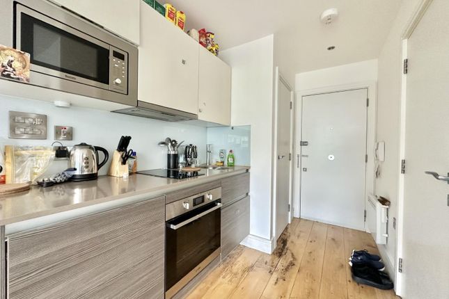 Flat 32, 76, Trident House, Station Road, Hayes photo 3