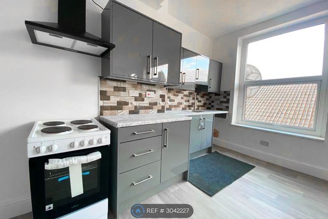 Apartment   Baillie Street, Rochdale photo 3