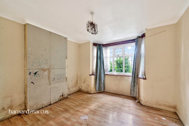 318, Staines Road, Feltham photo 2