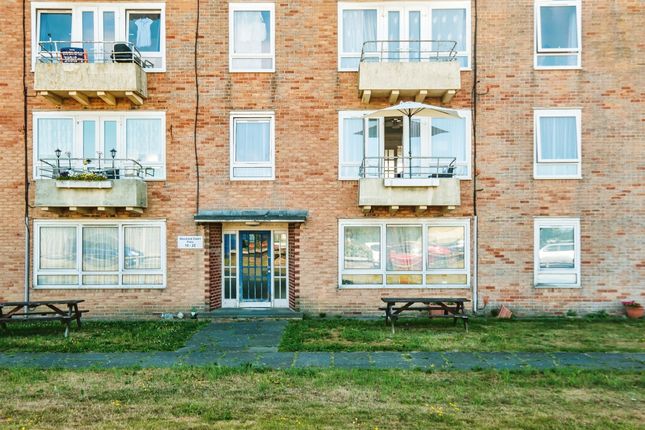 3-bed flat on Flat 17, Westlands Court, West Road, Brighton, £250,000