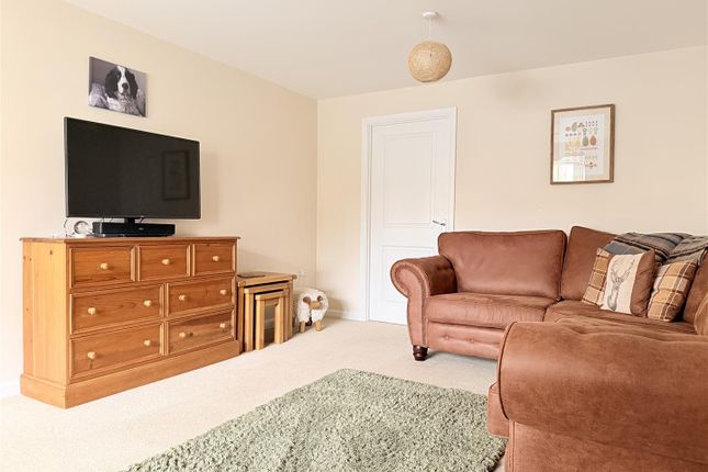 94, Bryn Uchaf, Llanelli photo 4