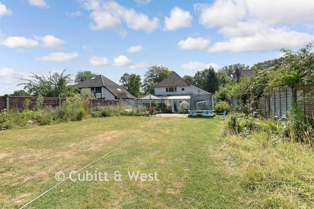 Woodlands Cottage, Smallfield Road, Horley photo 3