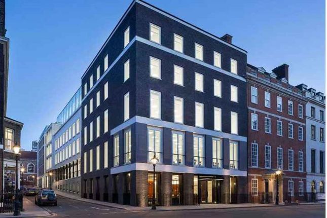 Office to let in St James's Square, London