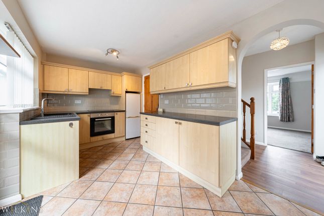 13, Field Rise, Staffordshire photo 5