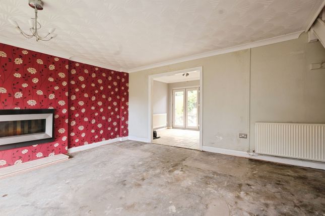 11, Whitehorse Court, Abertillery photo 4