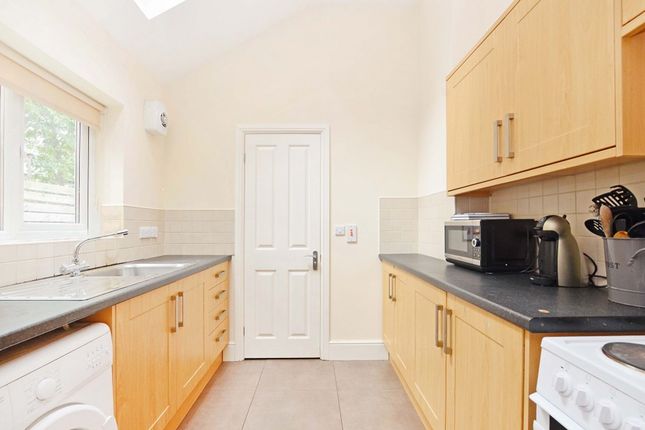 24 Rosedale Road, Sheffield photo 2