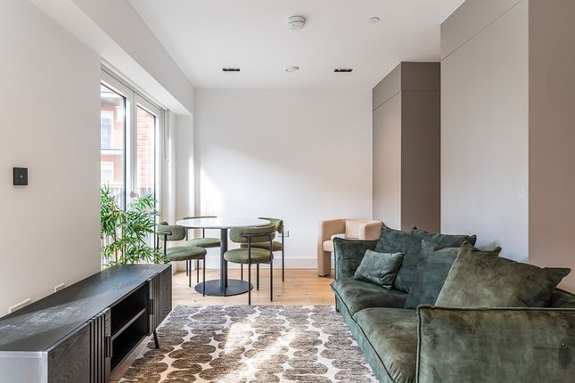 Flat 9, Keybridge, 15, Exchange Gardens, London photo 3