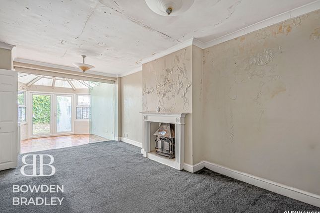 177 Mossford Lane, Barkingside photo 3