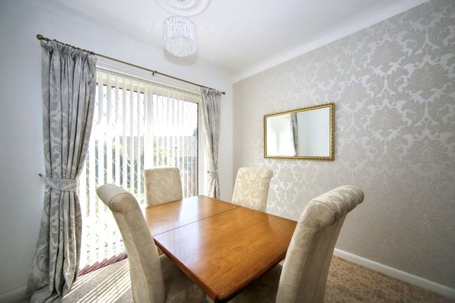 10 Marus Avenue, Wigan photo 4
