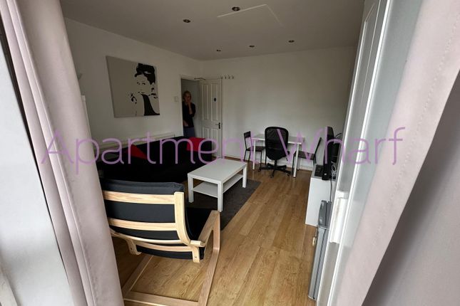 51, London photo 5