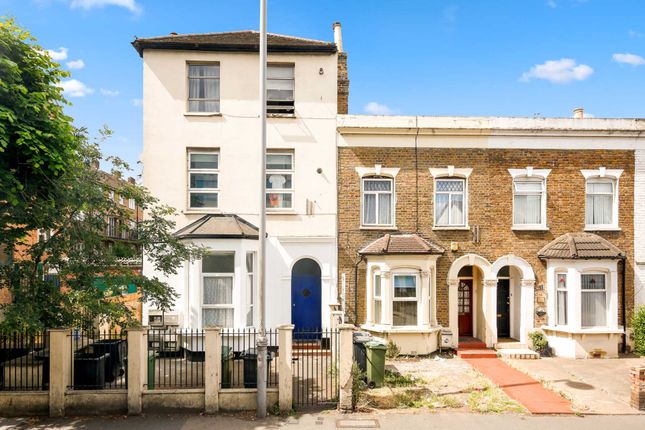 Flat for sale in Grange Park Road, Leyton