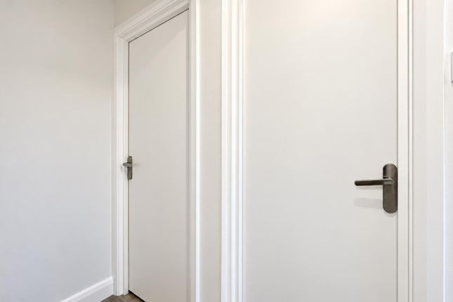 109 Bruce Grove, London photo 2