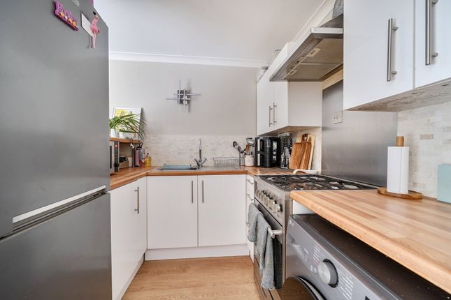 22, Gatcombe, Southampton photo 4