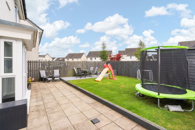 75, Lang Drive, Bathgate photo 4