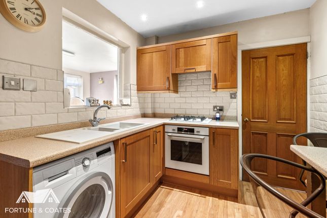 16, Broadway Avenue, Harlow photo 4