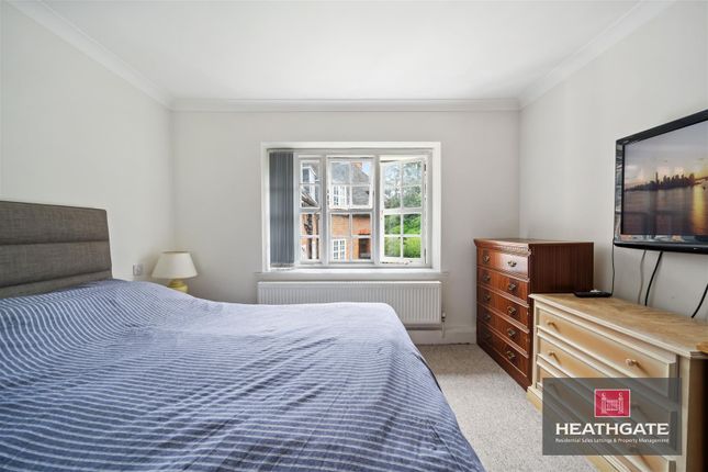 Flat for sale in Heathcroft, Hampstead Way