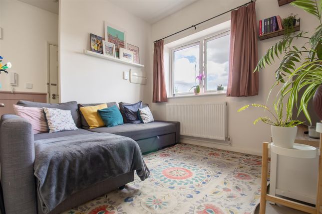 19, Marston Croft, Southam photo 4