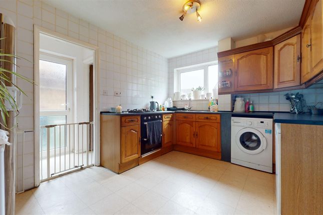 7, Holmewood, Milton Keynes photo 5