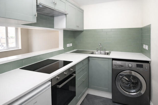 46, Bartholomew Drive, Romford photo 2