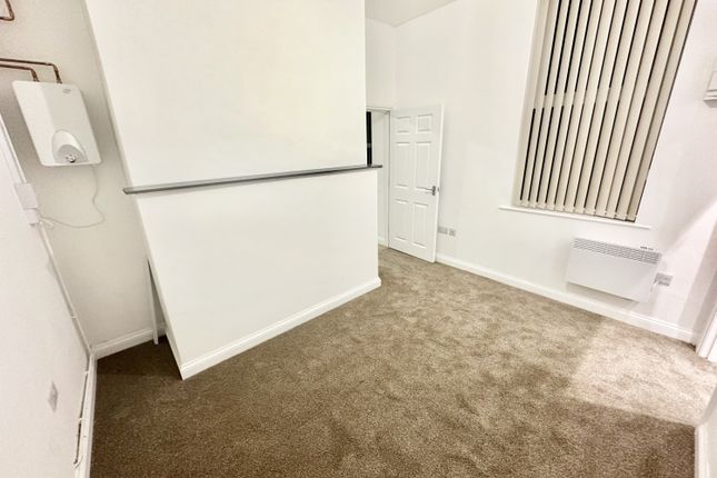 Flat to rent in Southgate, Sleaford
