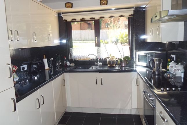 29 Folland Court, West Cross, Swansea photo 3