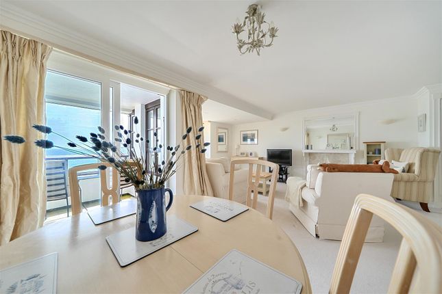 Flat 16, Devington Court, Falmouth photo 4