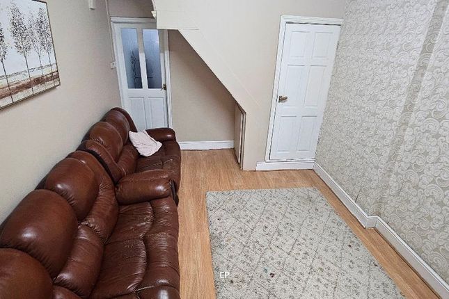 32 Grove Road, Leicester photo 5