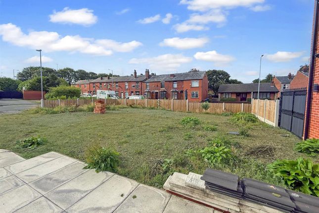 1A, Gilbrook Way, Rochdale photo 2