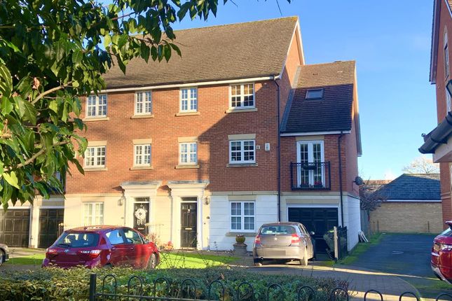 Thumbnail Town house for sale in Old College Road, Newbury