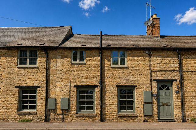 1-bed flat on The Old Inn, 18a, Albion Street, Chipping Norton, £225,000