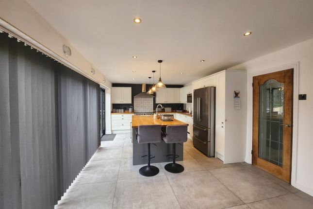 1, Sherbourne Close, Barry photo 2