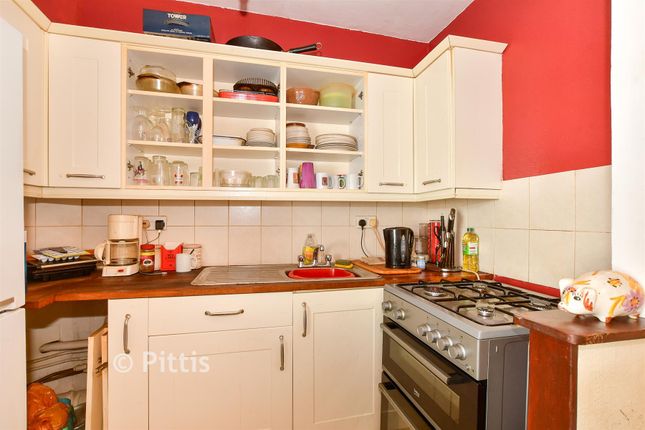 46, Castle Street, Ryde photo 4