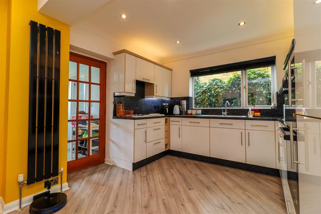12, Kenton Drive, Durkar photo 3