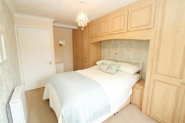 Flat for sale in Cranley Gardens, Wallington